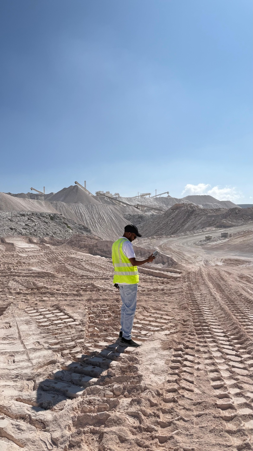 Rakaez engineer at a quarry in Oman